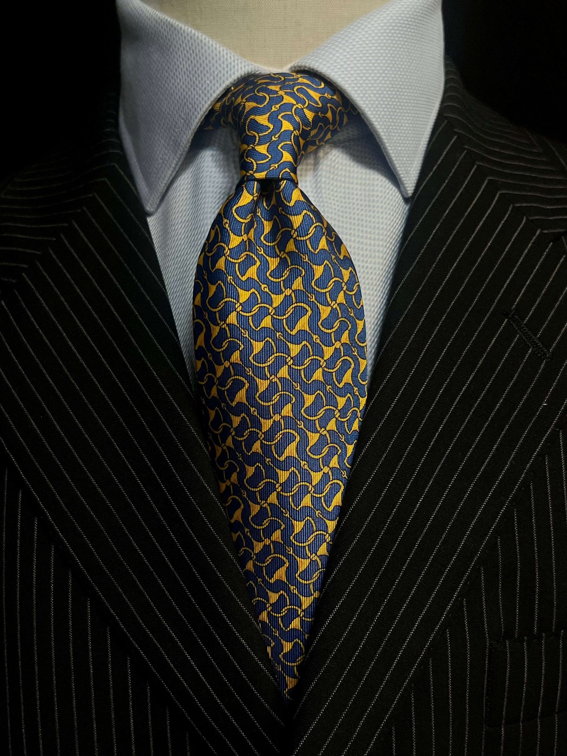 MonsterTie Printed D-Ring Snaffle Navy Gold Necktie