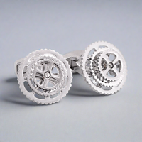 可旋转银色自行车齿轮袖扣