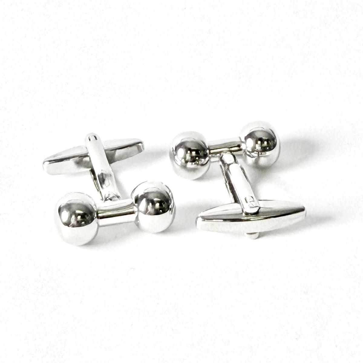 Dumbbell Elegance: Silver Fitness-Inspired Cufflinks